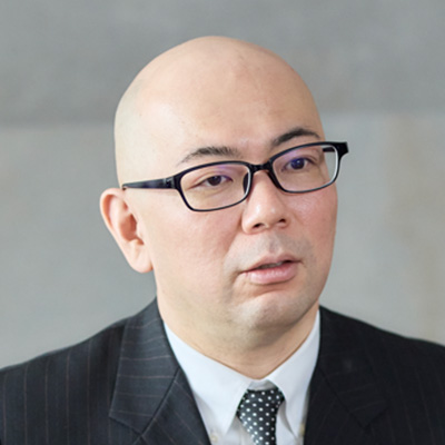 橋本 英知 氏